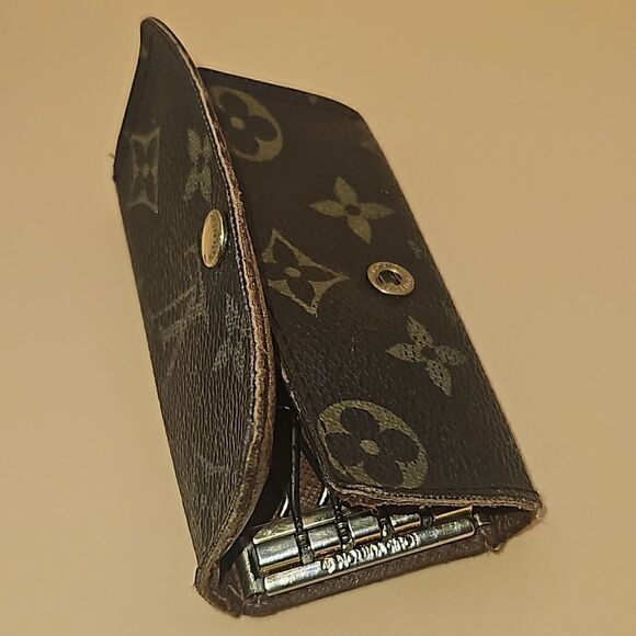 LOUIS VUITTON Monogram Multi Cles 4 Key Case M69517 LV Auth - Picture 1 of 6